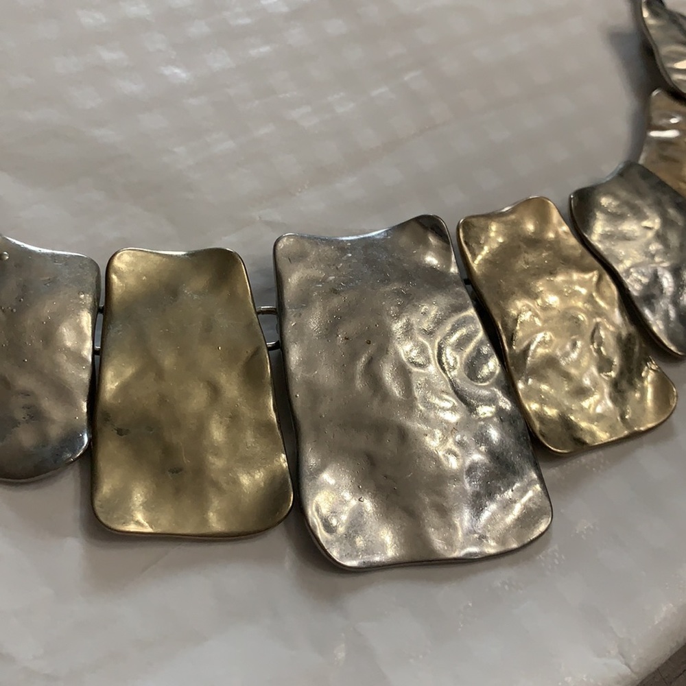 Chico’s Sloan hammered silver and gold chunky bib statement necklace - Picture 4 of 17